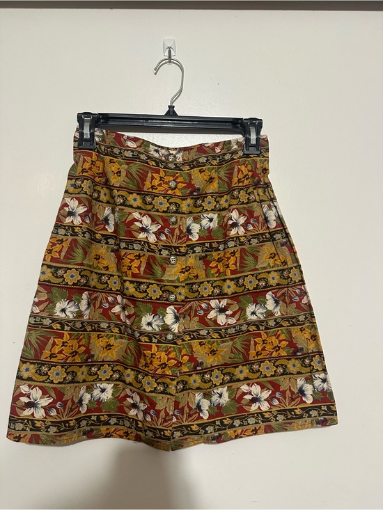breeches Dresses & Skirts - Vintage Breeches Printed A-Line Skirt in Red, Mustard & Green